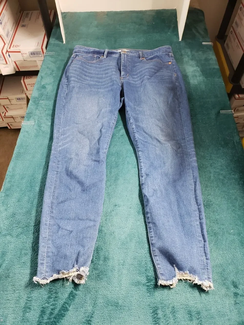 Loft Jeans Size 12 Women Blue Pants Denim Stretch Fray Hem Mid Rise Curvy Skinny